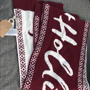 Hollister Marroon & Cream Scarf